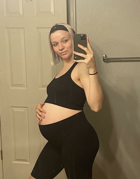 brünette onlyfans kunst nackt fotos