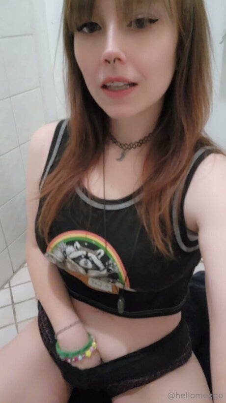 hellomeggo model nackt bilder