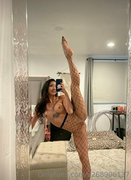 asianfreshman model schöne foto