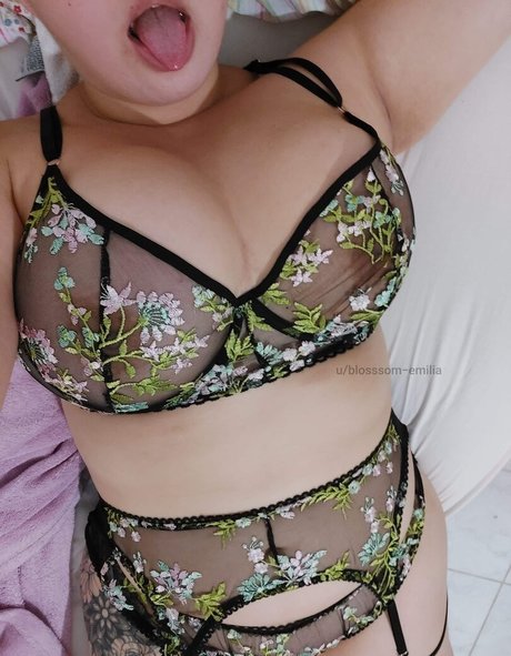 Emilia B erwachsene exklusive fotos