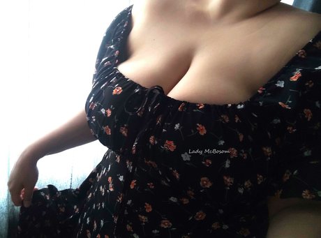 Lady McBosom model nackten bilder