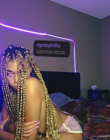 asiatische top-onlyfans nacktheit kunst galerie