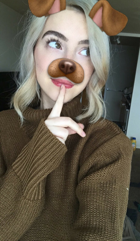 anfällige knochen-onlyfans kunst akt bild