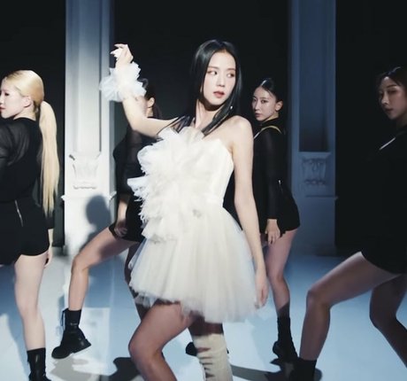 Jisoo nackt schöne bilder