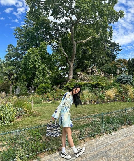 Jisoo hd nackte bild