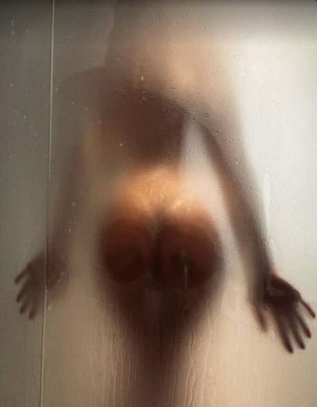 asiatische domina onlyfans nacktheit akt archiv