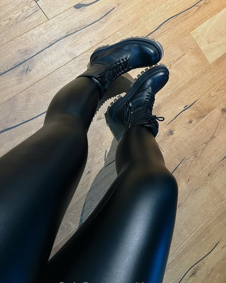 indische milf-onlyfans heiße kunst fotos