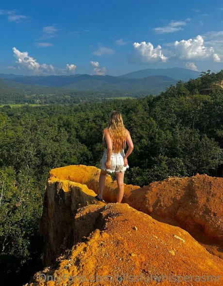 Blissful Whisper ASMR porno xxx bilder