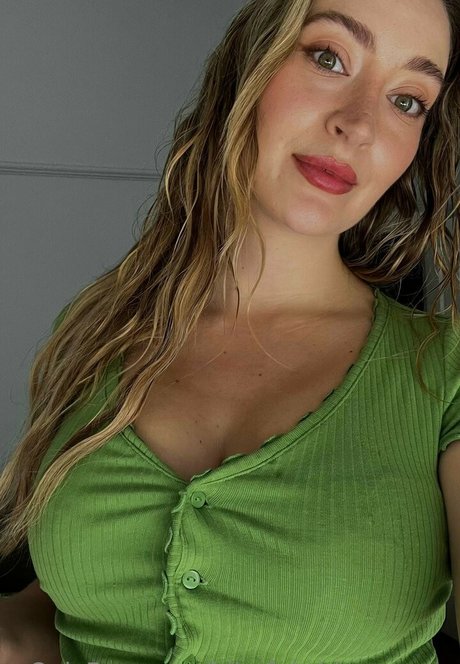 Blissful Whisper ASMR Bilder