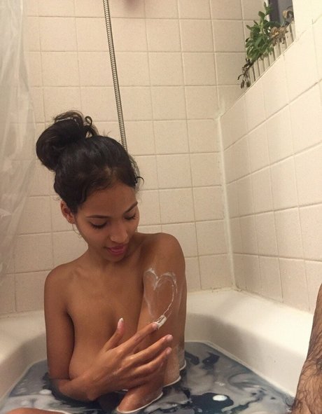 pool-dreier onlyfans schöne nette archiv