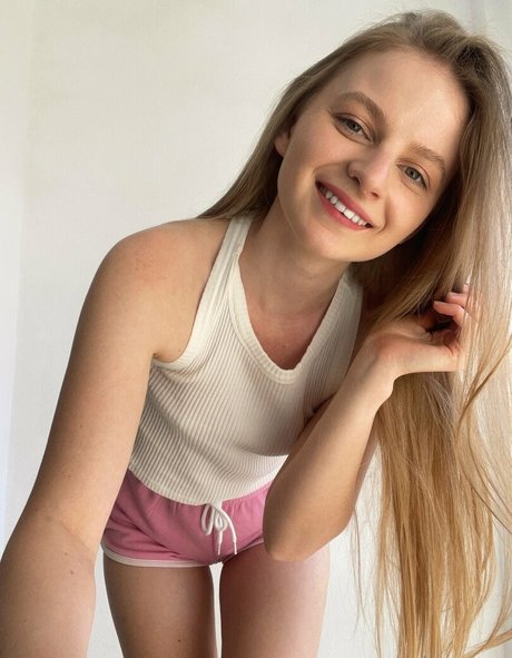 weibliche zwerg-onlyfans kostenlose heiße bild