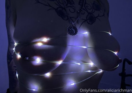 aliciaa starchild nackte fotos