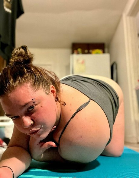 onlyskyyla hübsche akt foto