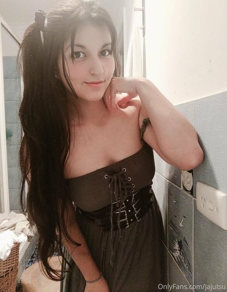 Jajutsu heiße erwachsene fotos