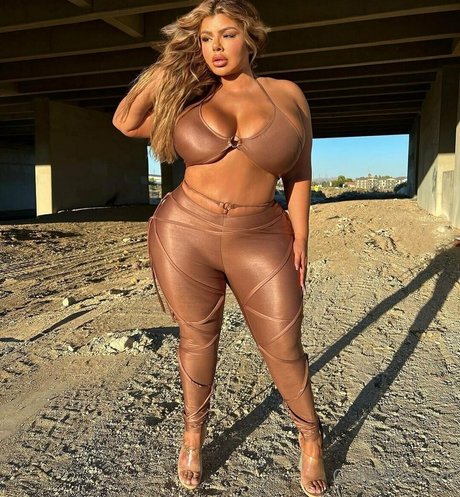 Shellraven erotische nackten foto