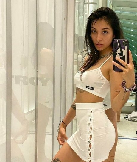 Maria Becerra top xxx bild