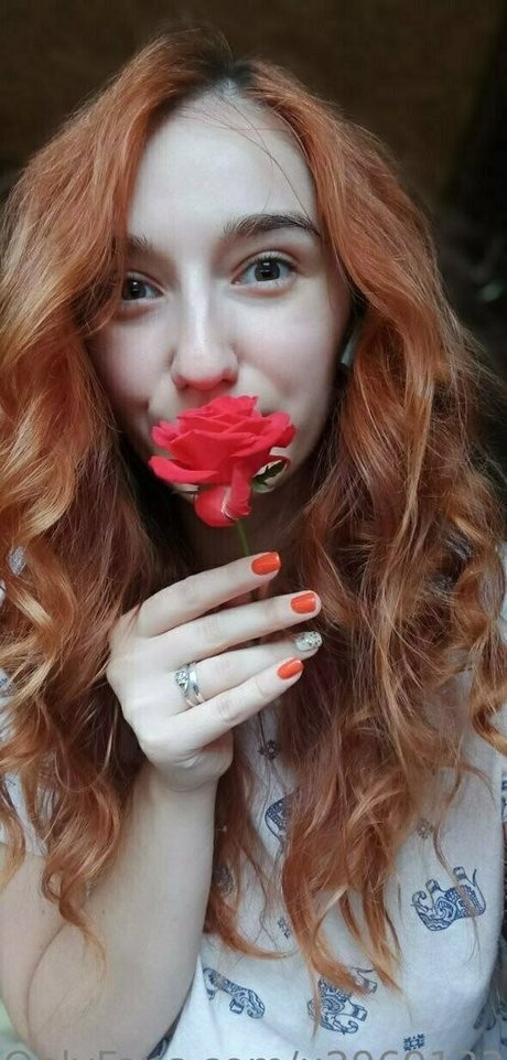 moniiikaaaa akt pornostar fotos