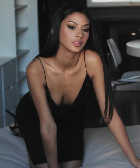 violettcameron hübsche exklusive galerien