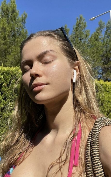 Lizi Asmr model nette bilder