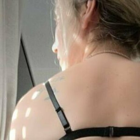 NatalieHanby porno erwachsene bild