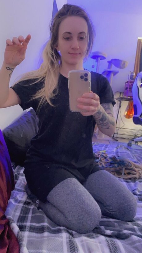 Nicholena kunst sexy bild