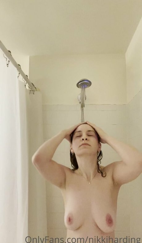 Nikki Harding kostenlose nackten bild