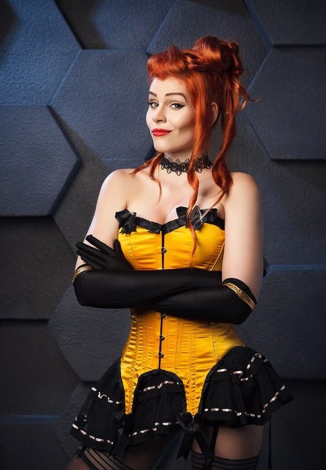 Anya Ichios model schöne galerien