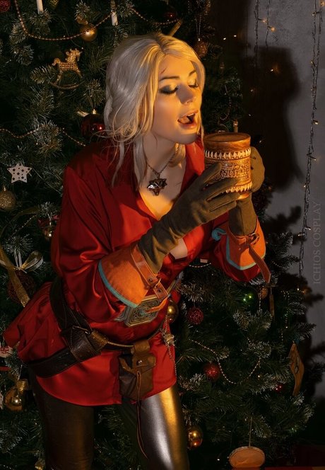 Anya Ichios sexy porno galerien