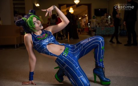 Anya Ichios schauspielerin exklusive bilder