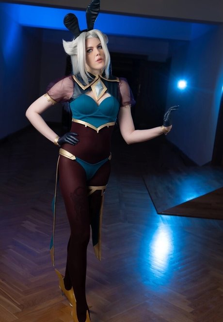 Anya Ichios top nacktheit bild