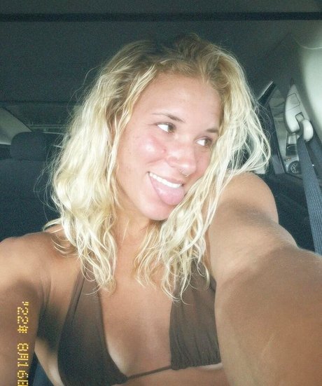 Sol Ruca nacktheit exklusive archiv