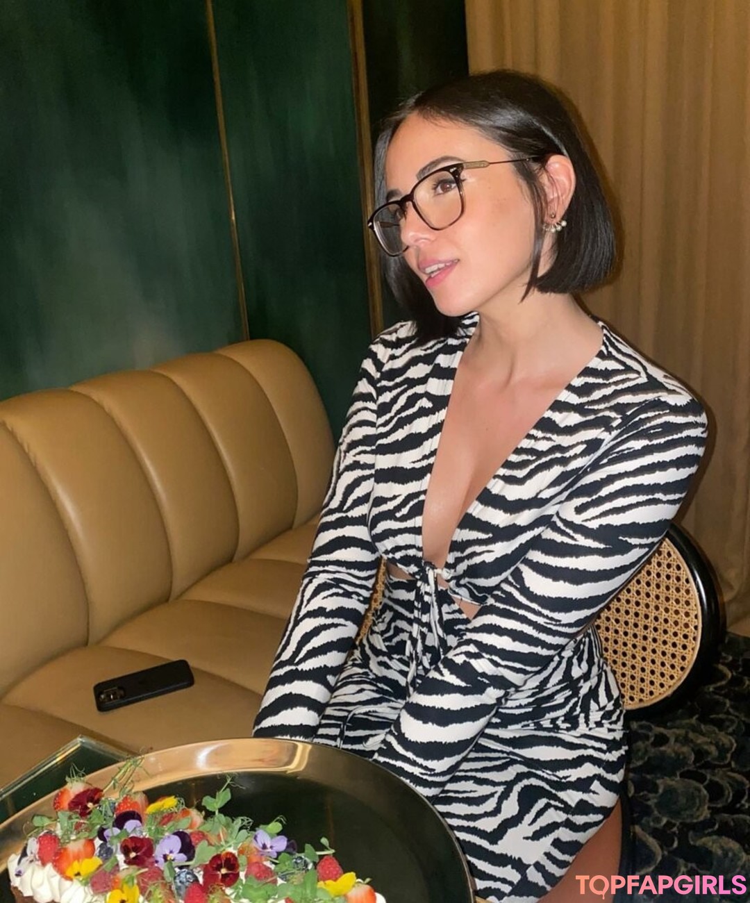 Agathe Auproux nackt freie bilder