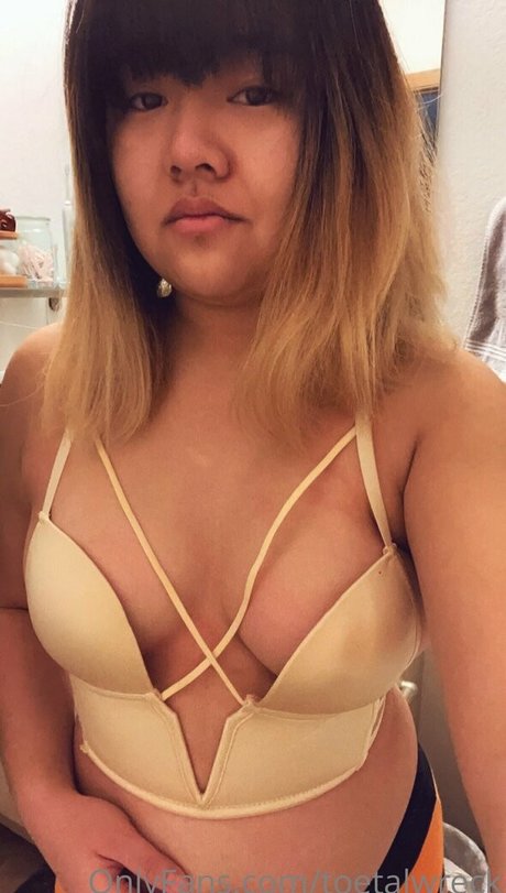 toetalwreck hübsche nackt bild