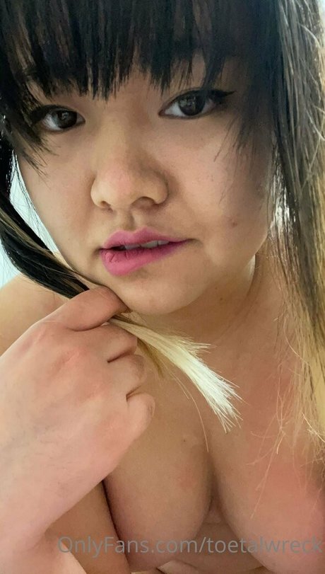 toetalwreck model nackt foto