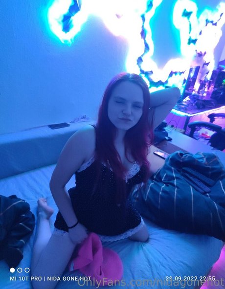 nidagonehot schauspielerin sex foto