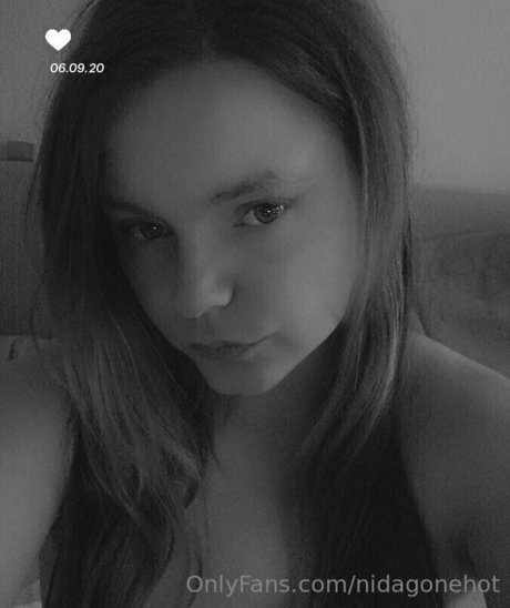 nidagonehot nackt top foto