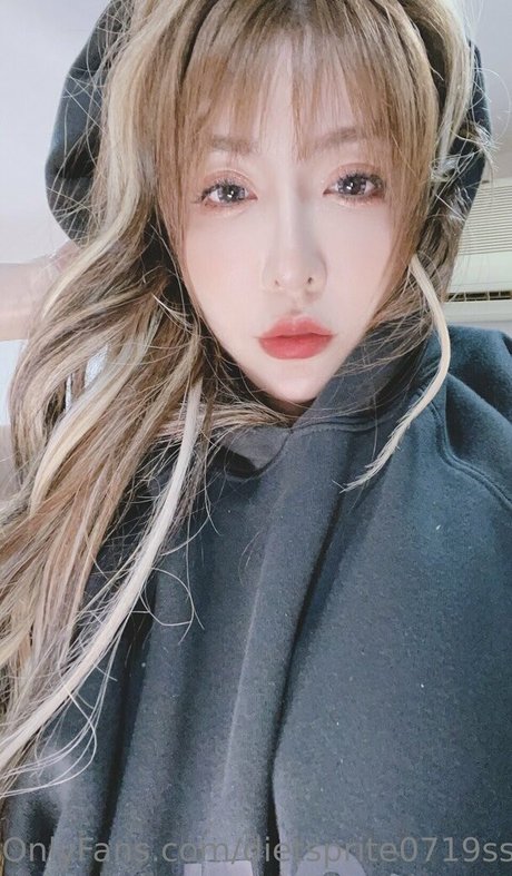 vollbusige asiatische onlyfans heiße schöne archiv