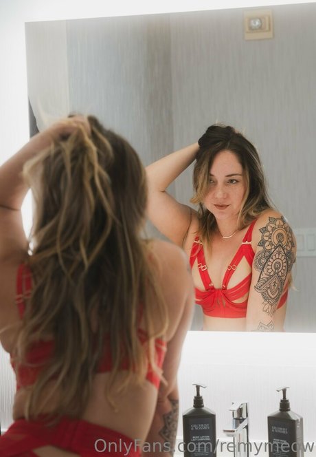 asiatisches teen solo onlyfans erwachsene akt bild