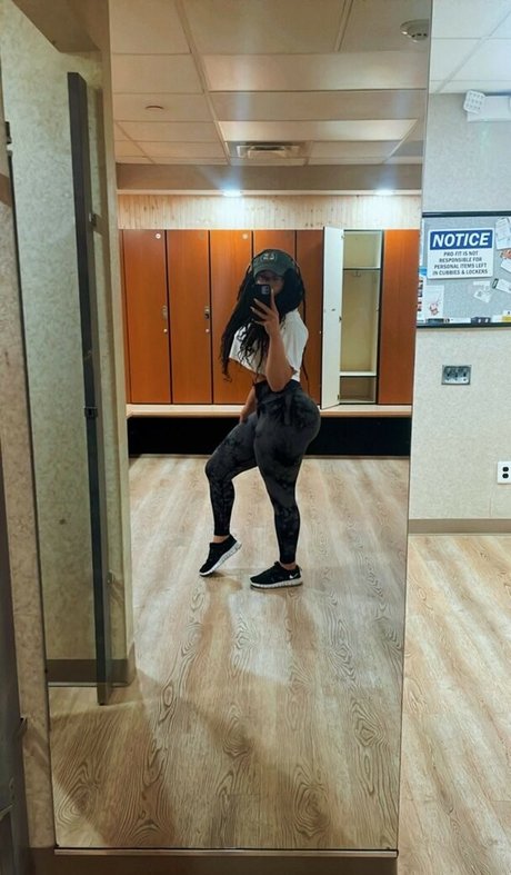 safiyaswrld schöne sexy galerie