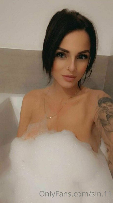 sin free schauspielerin fotos