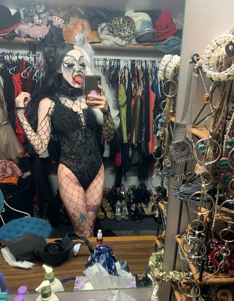 nikasaur erwachsene sex archiv