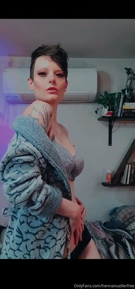 hennanuellerfree kostenlose sexy foto