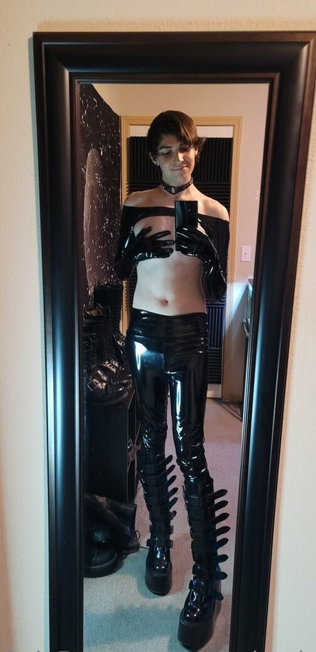 matteleather schauspielerin nacktheit galerie