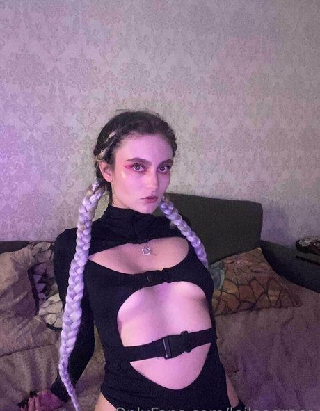 leilaagrace schauspielerin akt bild