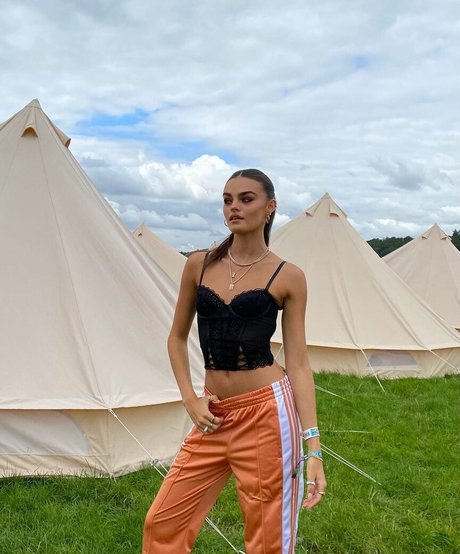 Freya Walton nacktheit kunst bilder