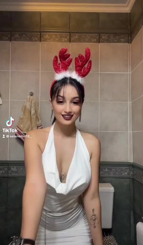 Seleneitor nacktheit galerien