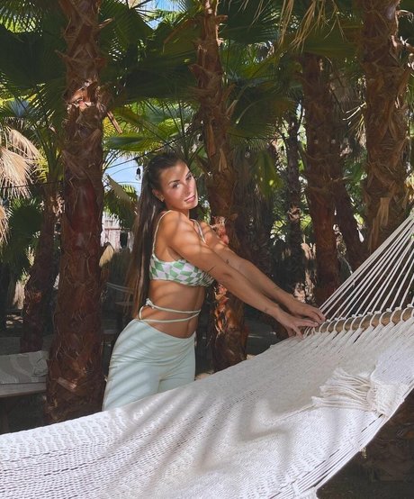 paulagonu nackt pornographische bild