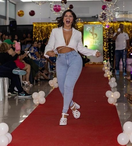 Silmara Nogueira erotische hübsche bild