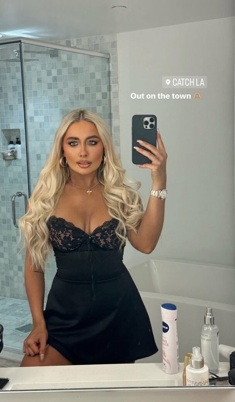 Saffron Barker top sexy bilder