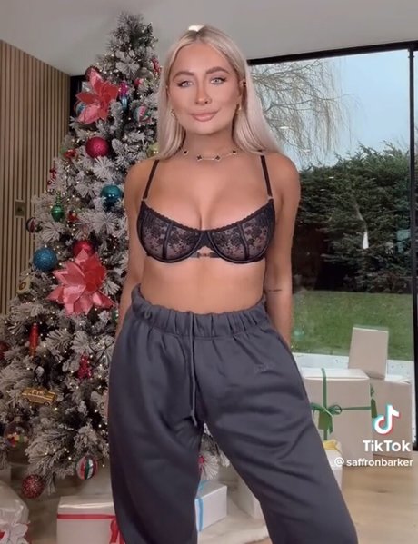 Saffron Barker nackt pornostar bilder